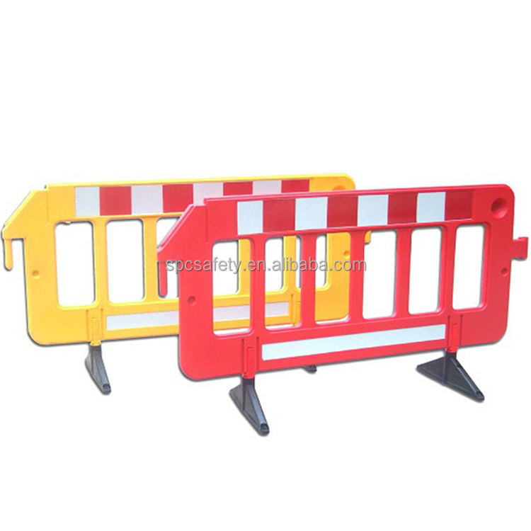 Hot sales durable portable road vehicle pedestrian divide fencing crowd control barricade Plastic traffic fence safety barrier