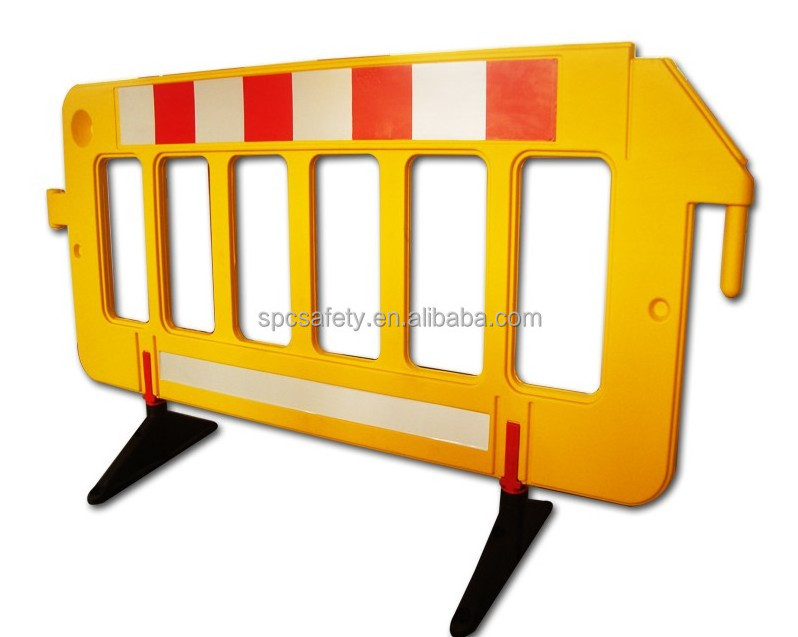 Hot sales durable portable road vehicle pedestrian divide fencing crowd control barricade Plastic traffic fence safety barrier