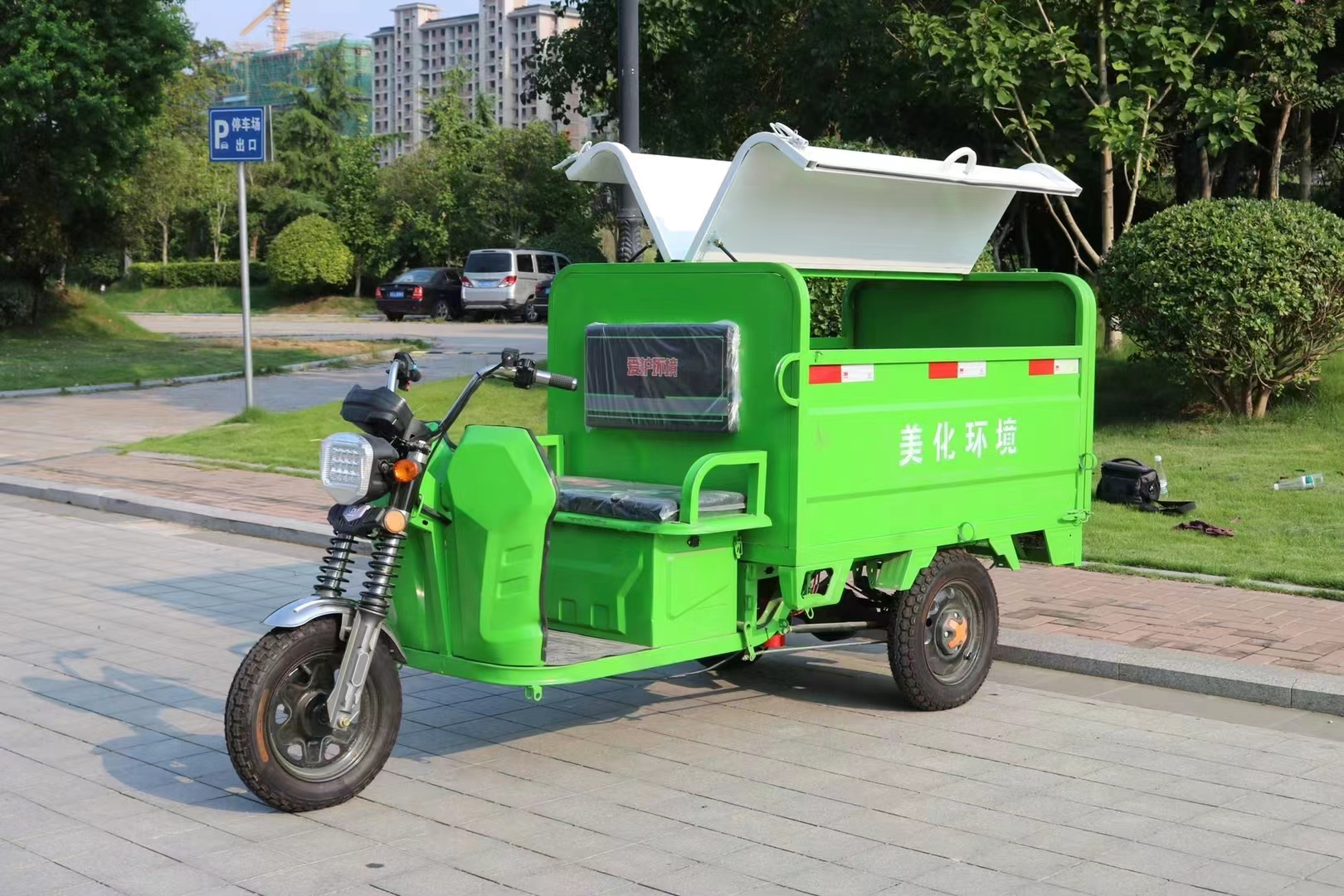 ev hook arm 12 wheeler electric three wheel garbage tipper with crane dump truck 14 cubic meter