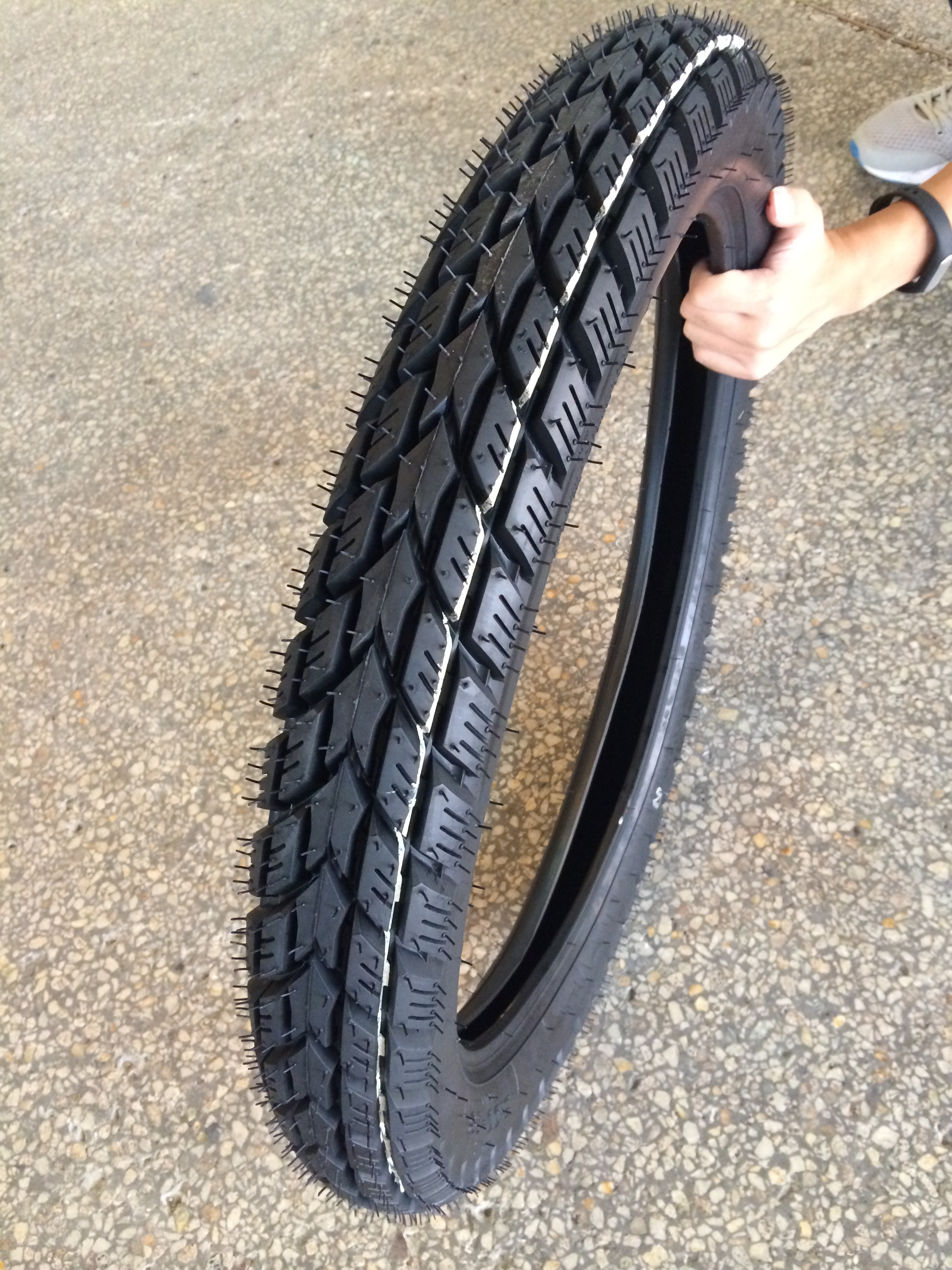 Import Chinese Motorcycle tire  90/90-18 110/90-16 400-8 120/90-16 130/70-17 with high quality motorcycle tyres