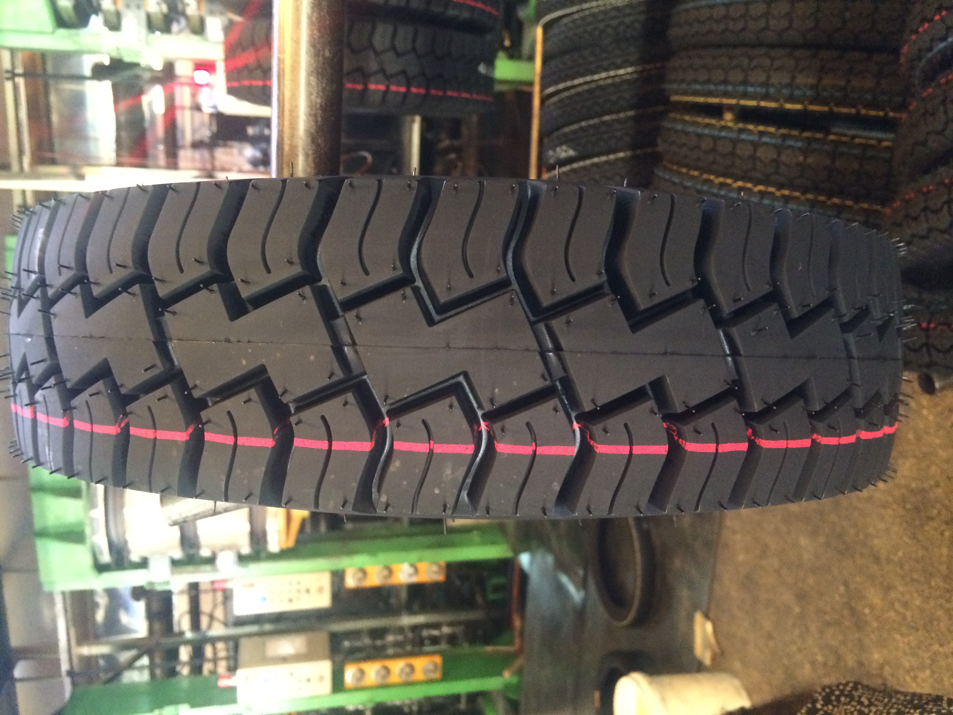 SUPERWAY SPORTRAK brand motorcycle tyre 4.00-8 tyre 4.00-8 bajaj tricycle tire 4.00-8 inner tube