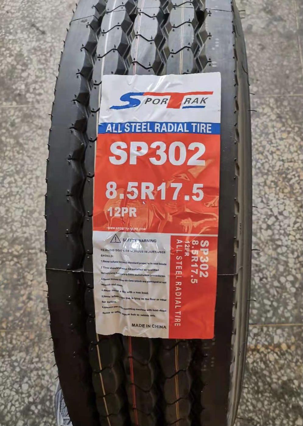 Truck tires 8R17.5 8.5R17.5 215/70R17.5 235/75r17.5 255/70r22.5 275/70r22.5 light truck tires