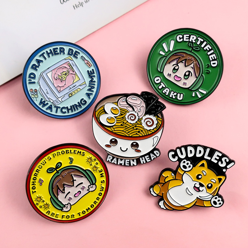 Customized manufacturer metal crafts custom made badge bulk wholesale women cute hard enamel lapel pin