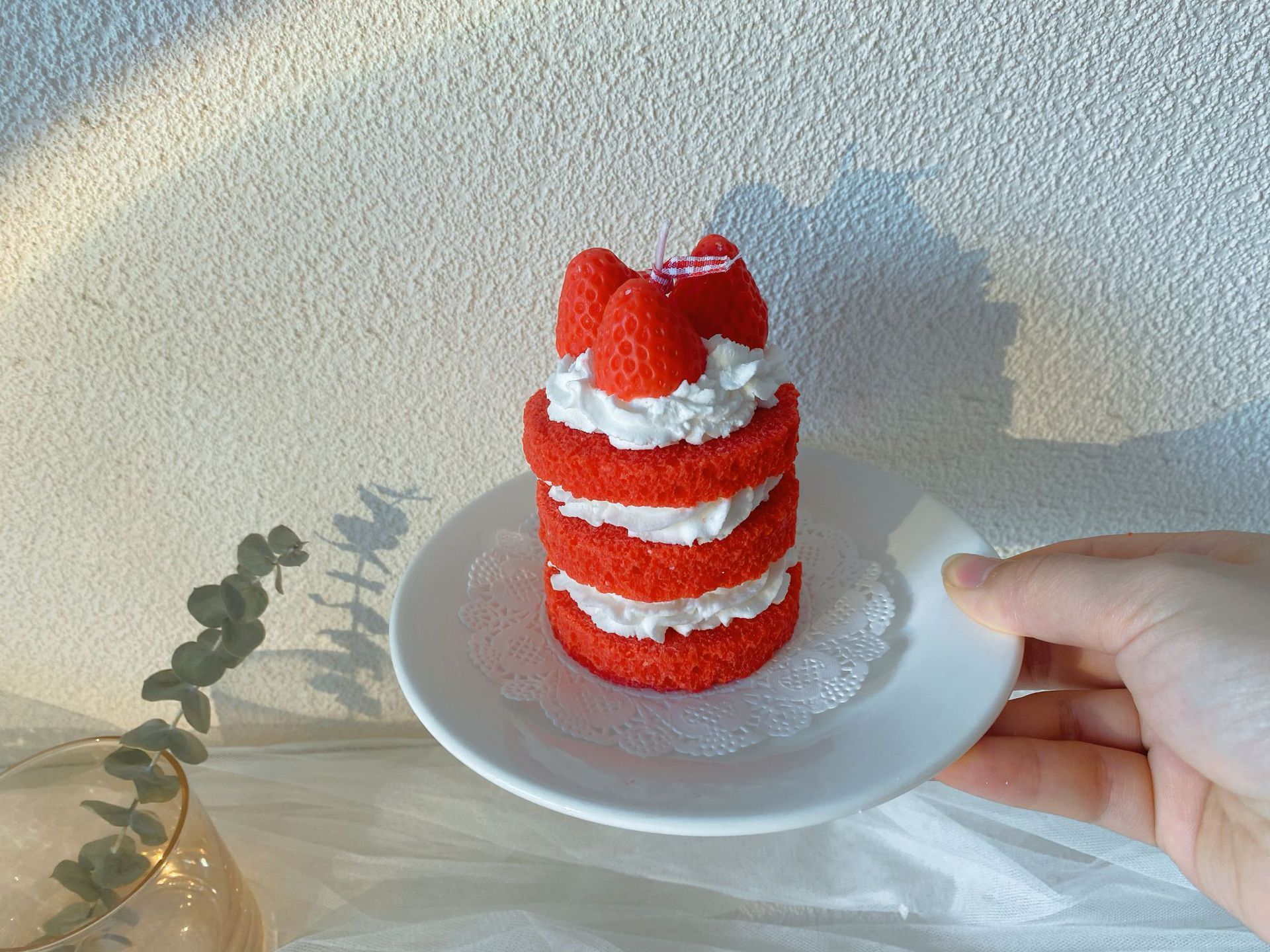 INS hot selling candle wholesale handmade decoration Christmas candle red strawberry cake scented candles