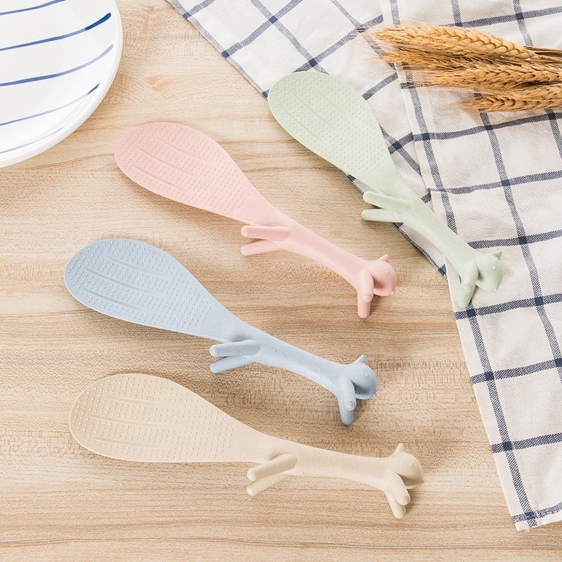 Environmental friendly and biodegradable wheat straw rice spoons Cute Squirrel shaped non Stick Rice Spoon kitchen tools