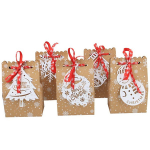 Christmas Kraft Paper Gift Bags Treat Bags Candy Cookie Boxes with Tags Xmas Favor Goodies Bags for Winter/Holiday Party