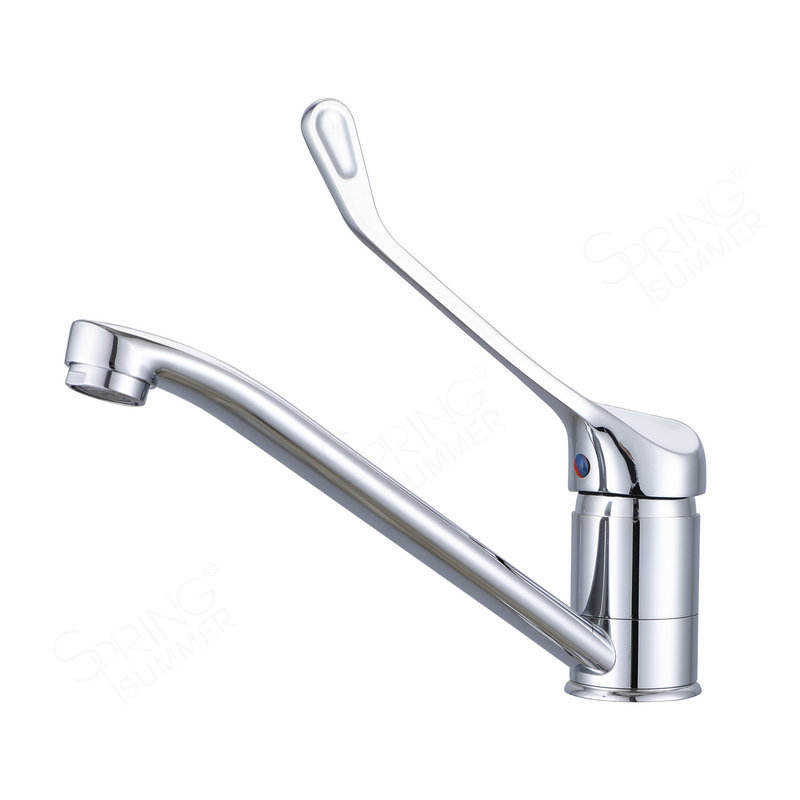 Processing and production of 360-degree rotating hot and cold water brass kitchen faucet