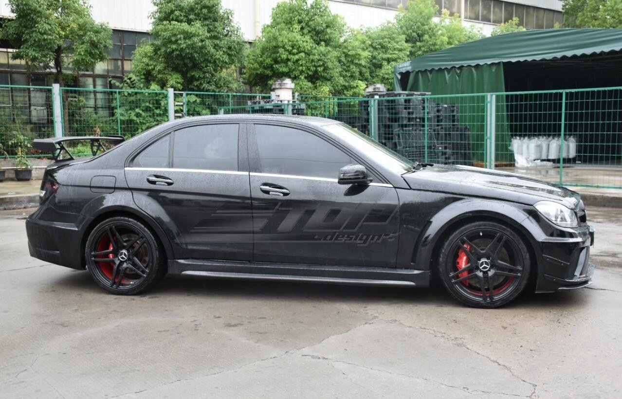 black series carbon fiber body kit for 2012-2014 w204 c63 four door