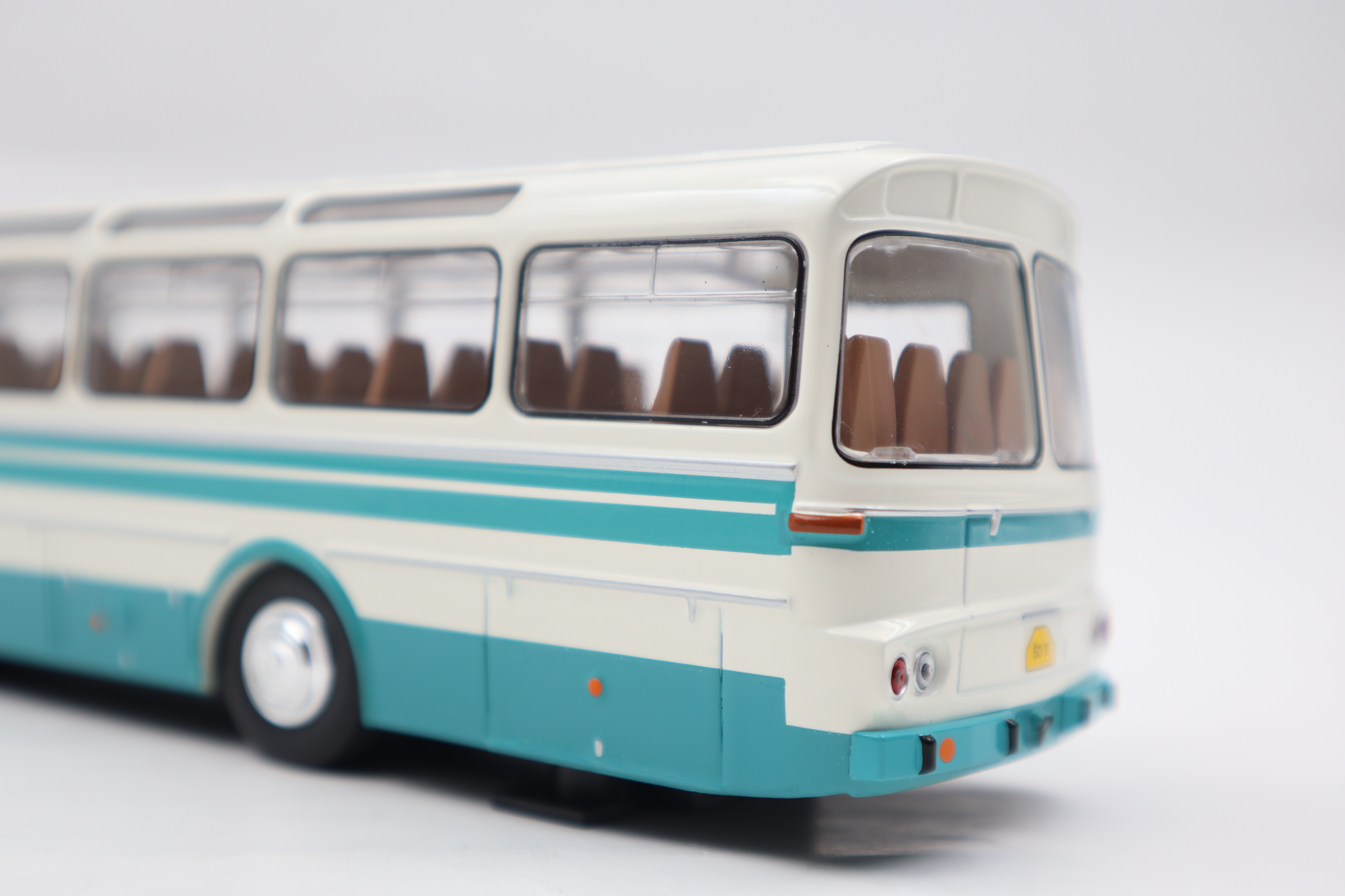 China factory mini diecast metal model bus 1/43 miniature collectable promotional toys