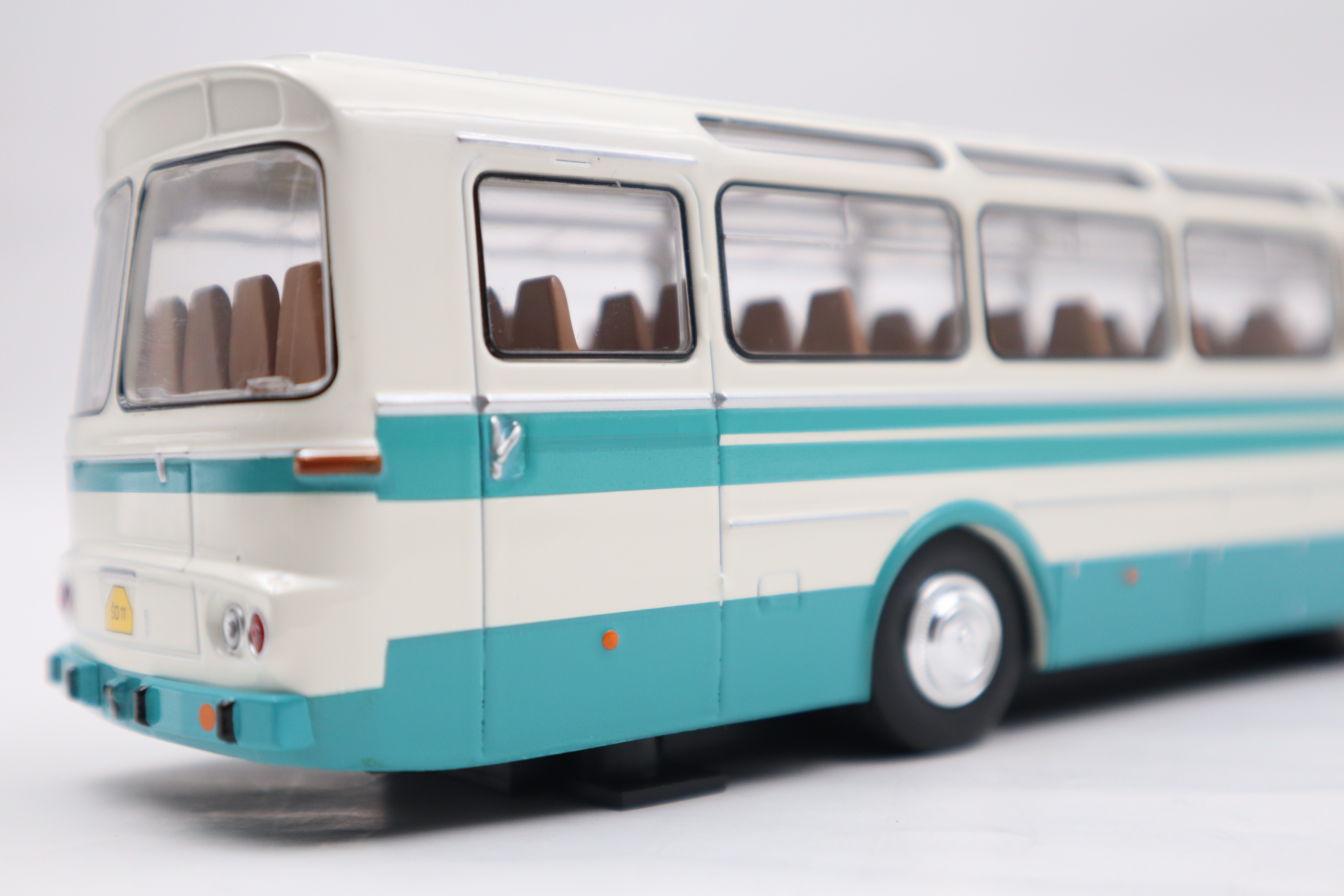 China factory mini diecast metal model bus 1/43 miniature collectable promotional toys