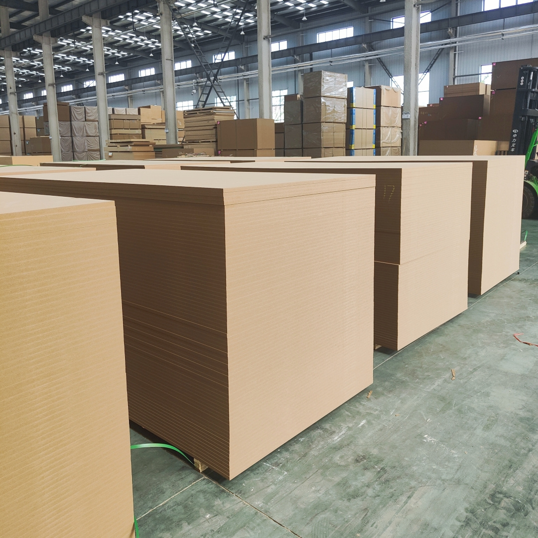 Factory Wholesale plain MDF Board 3mm 6mm 10mm 15mm 17mm 18MM Fiberboard MDF Board For Kitchen Cabinet Interior Furniture