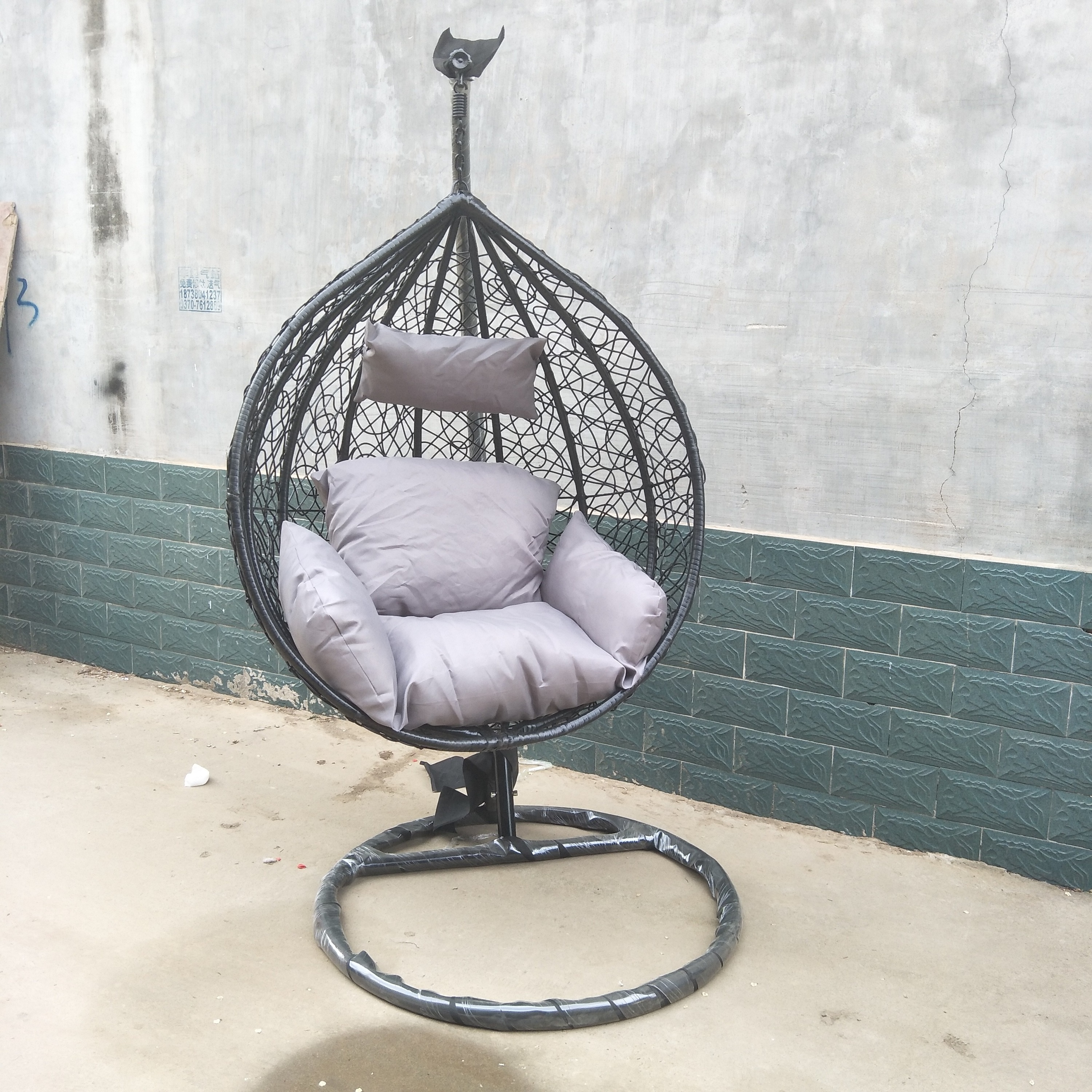 Egg Outdoor Rattan Swing  Garden Patio Round Basket Indoor Hot Sell Wicker Shaped Swinging Hanging Chair