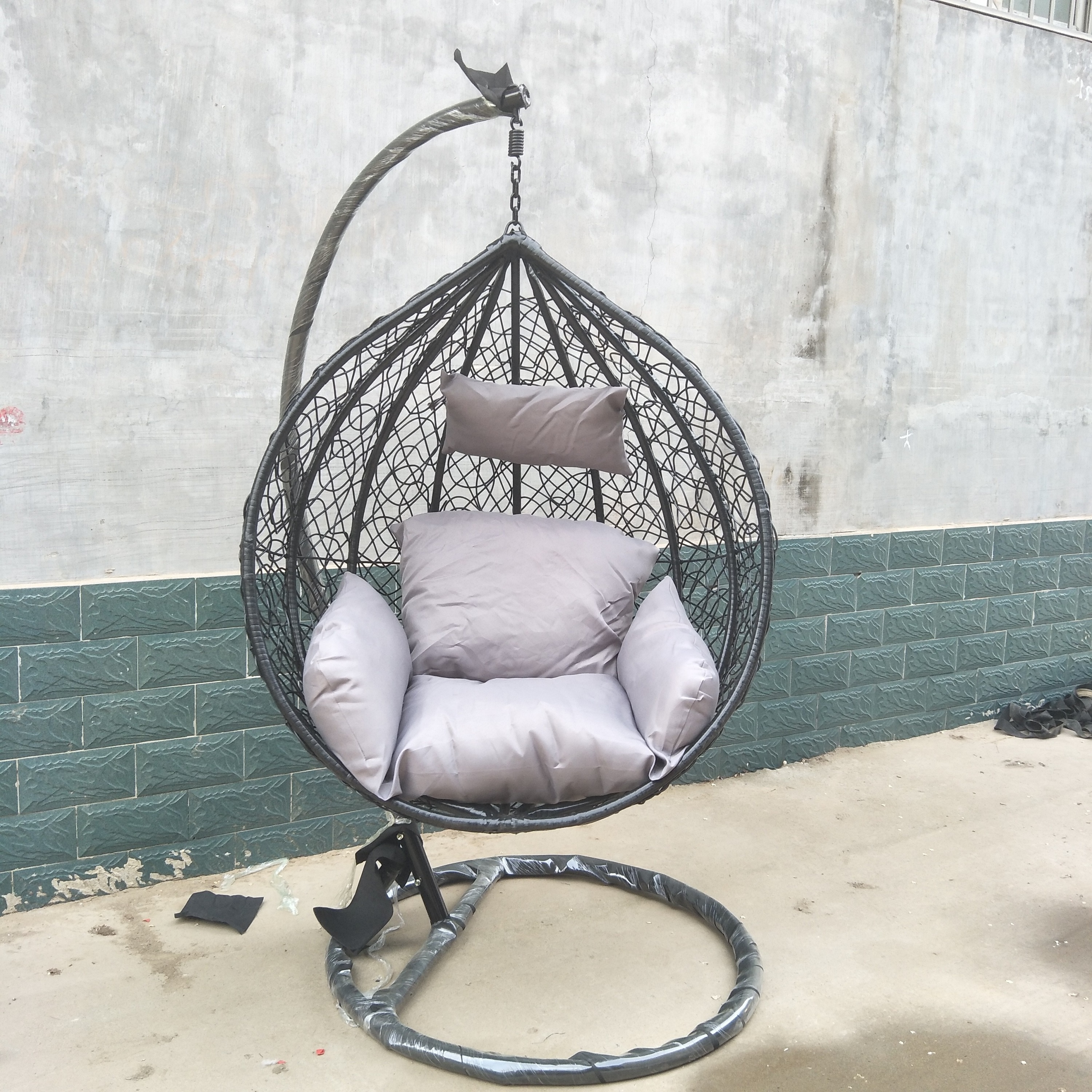 Swing Egg Chair Single Seat Perfect for Patio Garden Porch Backyard House Decor Indoor Outdoor Swing Chair