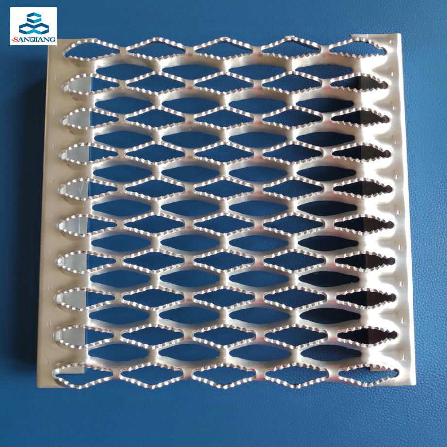 factory produce good quality Crocodile mouth type Anti-skid Plate used in stair