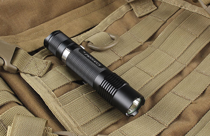 Convoy S8 XML2 LED Mini EDC Flashlight LED Tactical Torch with Pocket Clip