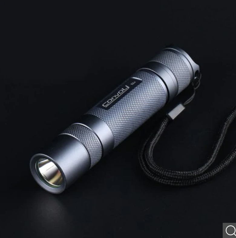 Convoy S2+ Mit Luminus SST20 DTP Kupfer Platte Ar-beschichtete Glass Objective 7135 Biscotti Firmware LED Flashght