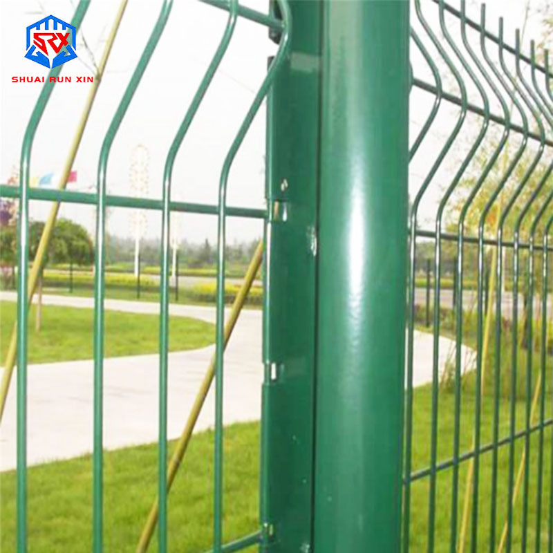 2022 Hot  Selling Galvanized Decorative Garden 3D Curved Welded Wire Mesh Fence Iron Peach Post Fence