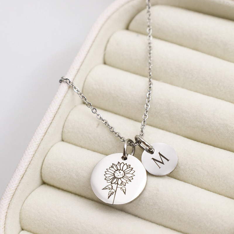 New Style Stainless Steel Blank Circles Pendant Necklace Custom Birth Flower Pendant Personalized Pendant Necklace