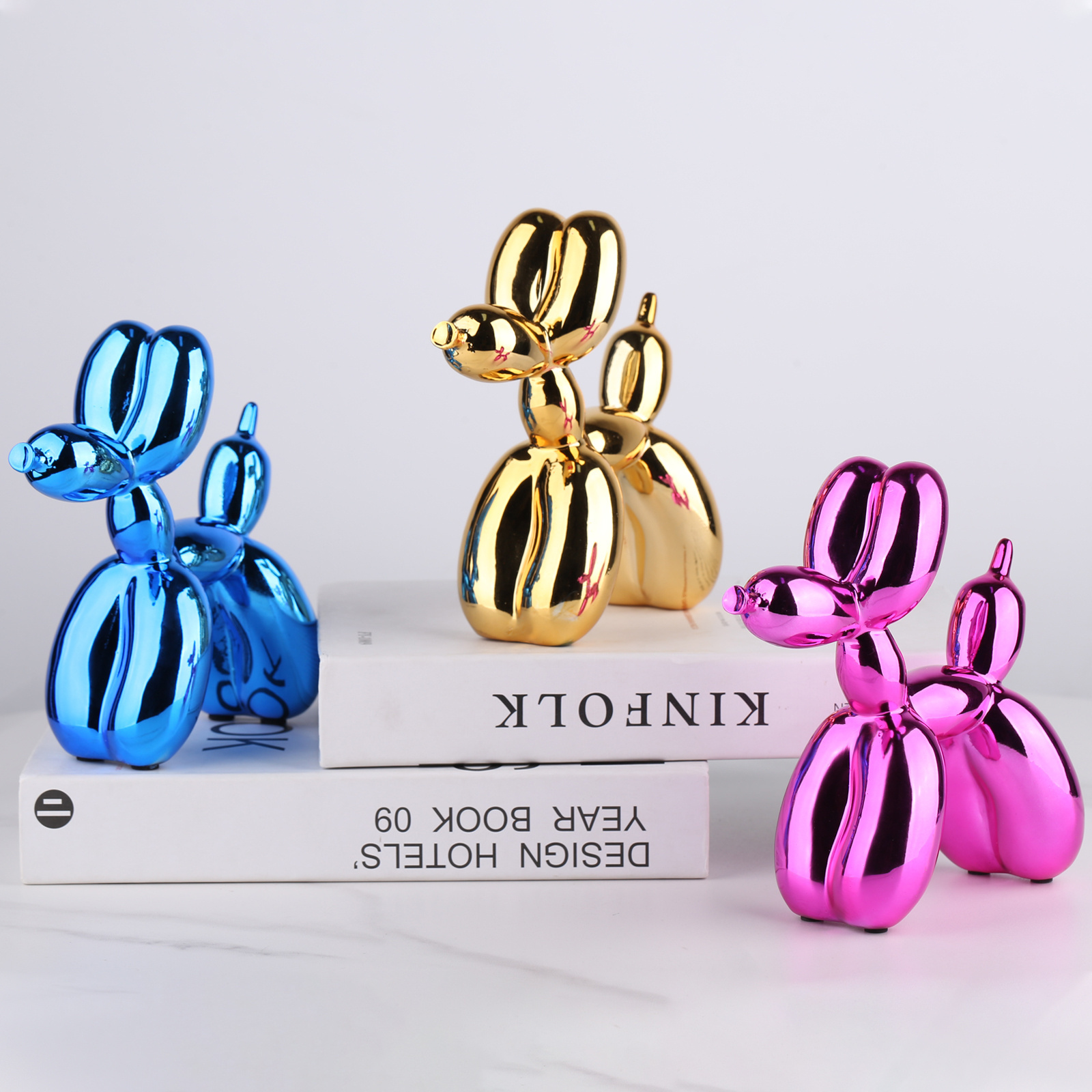 Hot Sales Resin Jeff Koons Balloon Dog Sculpture Suitable for home and interior decoration Multiple colors can be customized