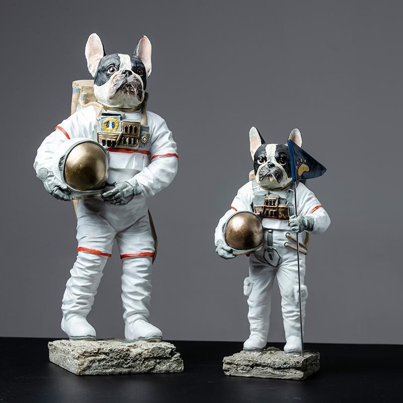 Hot Sales Resin Astronaut Animal  Dog Sculpture Statues Suitable For Home Table Decoration Customizable