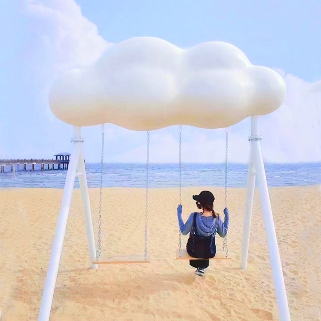 Romantic Unpowered White Cloud Swings Popular Photography Equipment for Shopping Malls and Amusement Parks