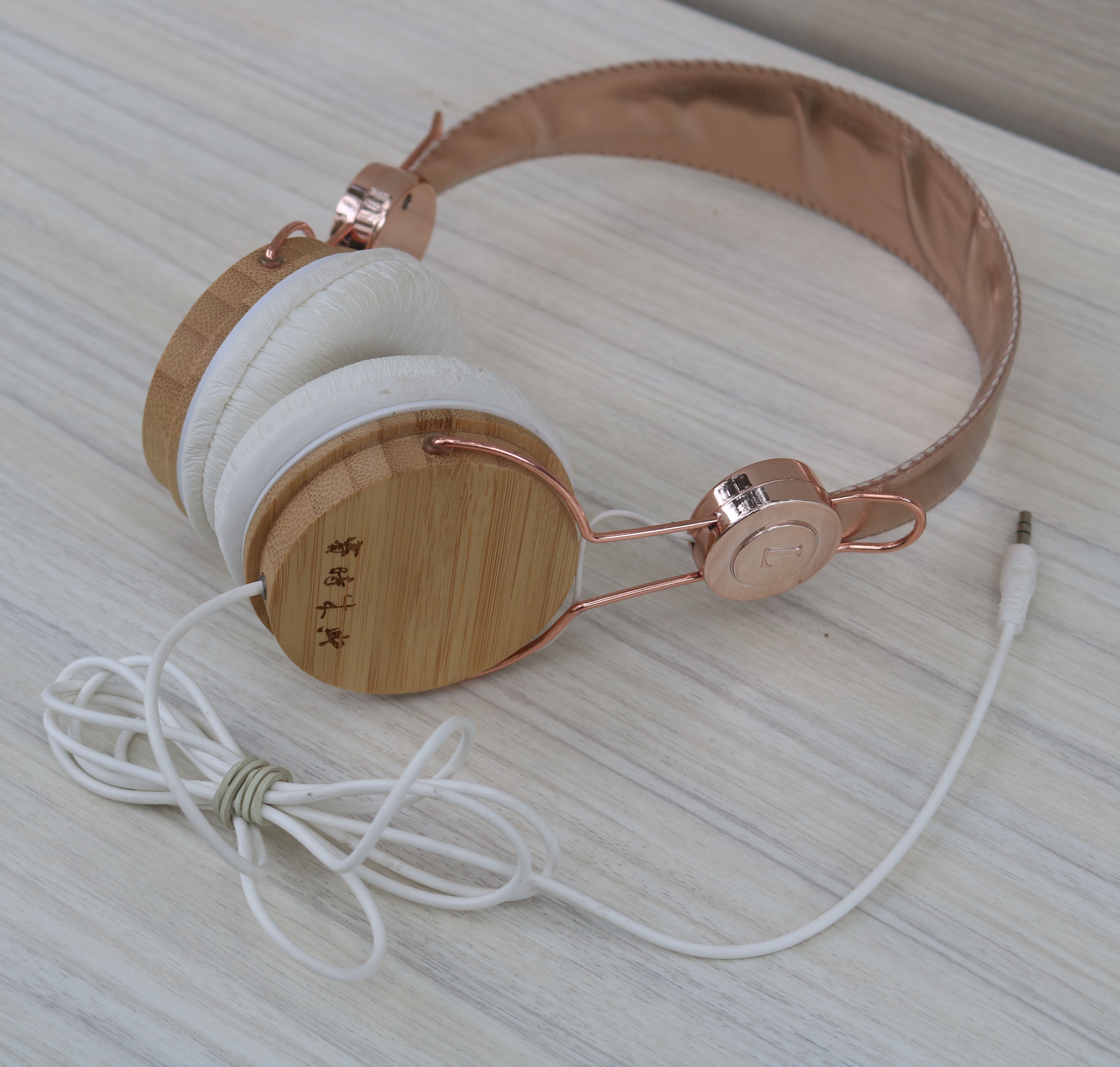 Natural Bamboo Walnut Headset Wooden Headphone for Music Mobile Phone