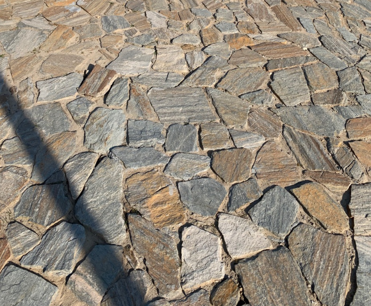 Factory natural grey black rusty irregular random slate flagstone slate with mesh backing,paving stone