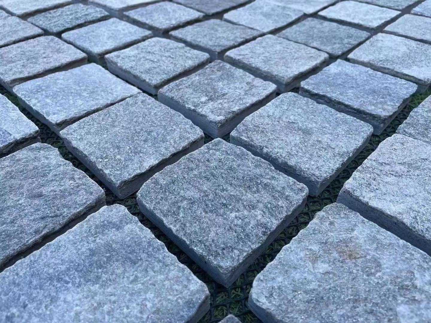 Parking stones black cobble stone granite pavers flamed surface 10x10x5cm