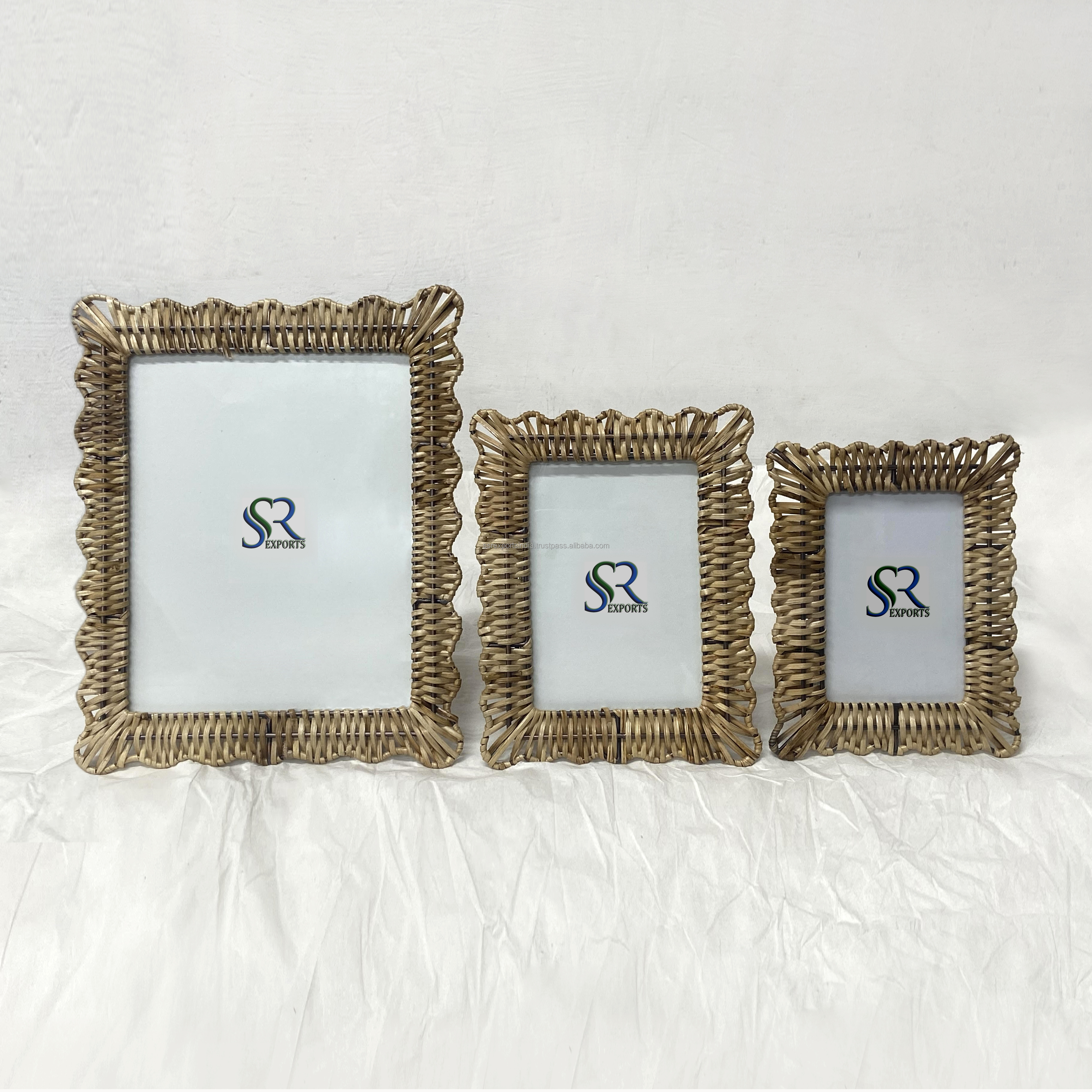 Wholesale modern Rattan photo frame molding in black white walnut silver gold with gold stripe for decorative picture frames