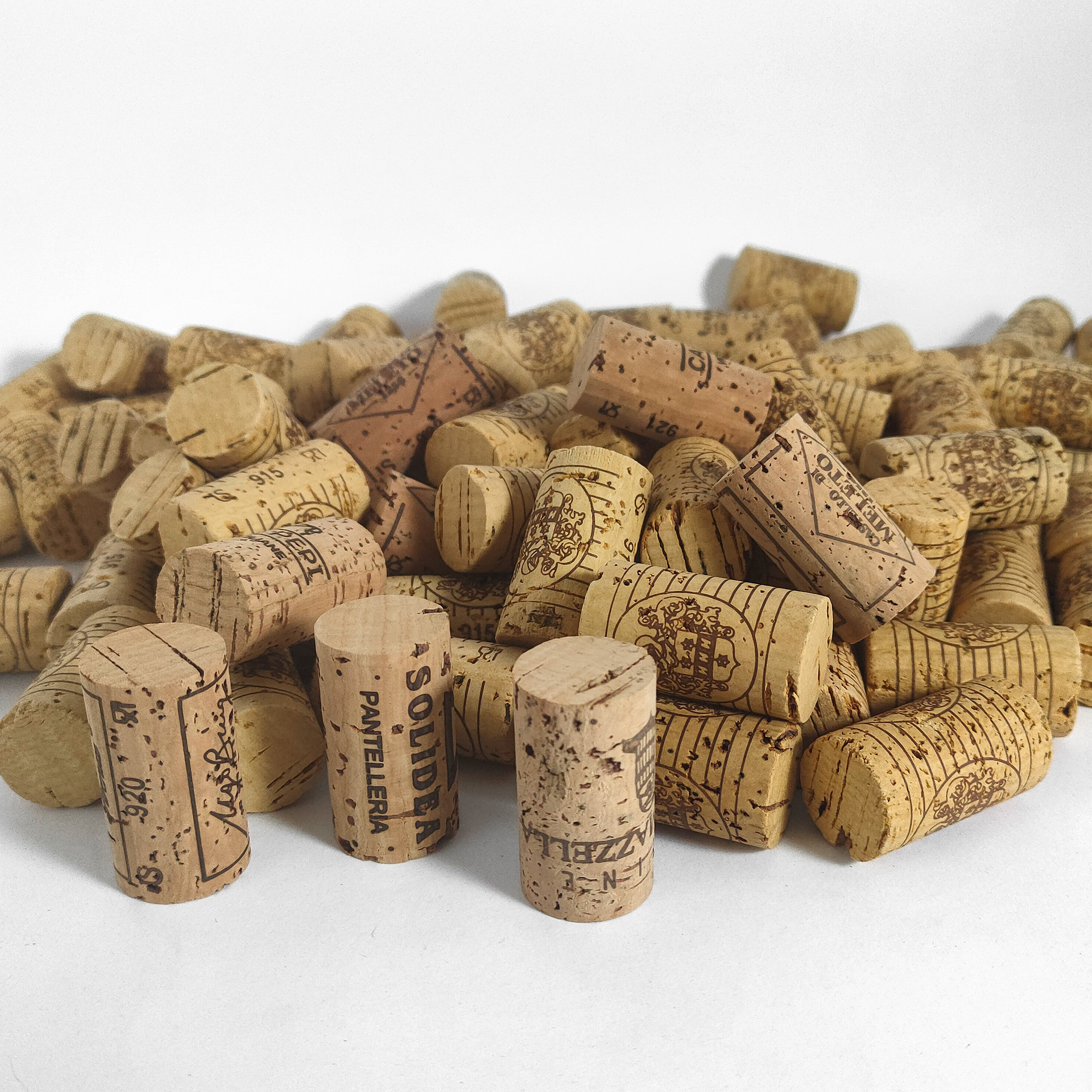 Decorative wine natural cork stoppers with various prints for DIY projects arts and crafts size 45x24