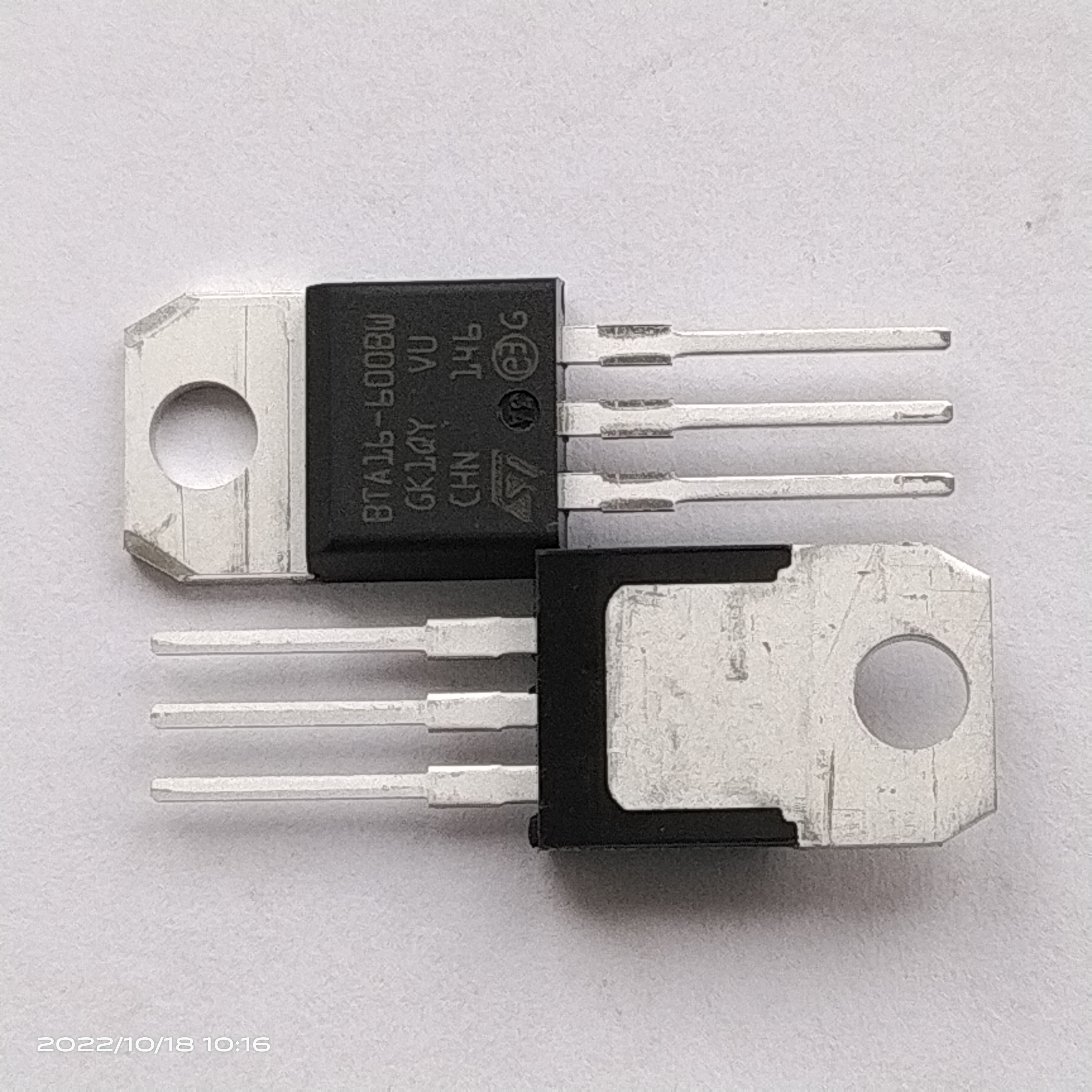 original bta16 BTA16-600B One Stop Bom Service  600 V 16 A TRIAC Thyristors Integrated Circuits BTA16-600BWRG