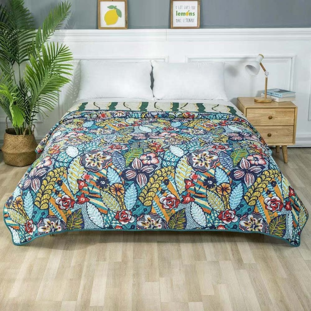 Stock Floral Kantha 100% Cotton Bedspread Summer Quilted Bedspreads Soft Warm Bedspread from China