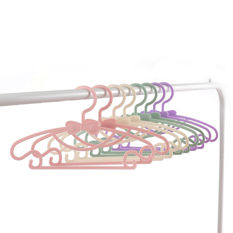 10pcs Kids Clothes Racks Portable Plastic Display Hangers Windproof Children Coats Hanger Baby Clothing Organizer