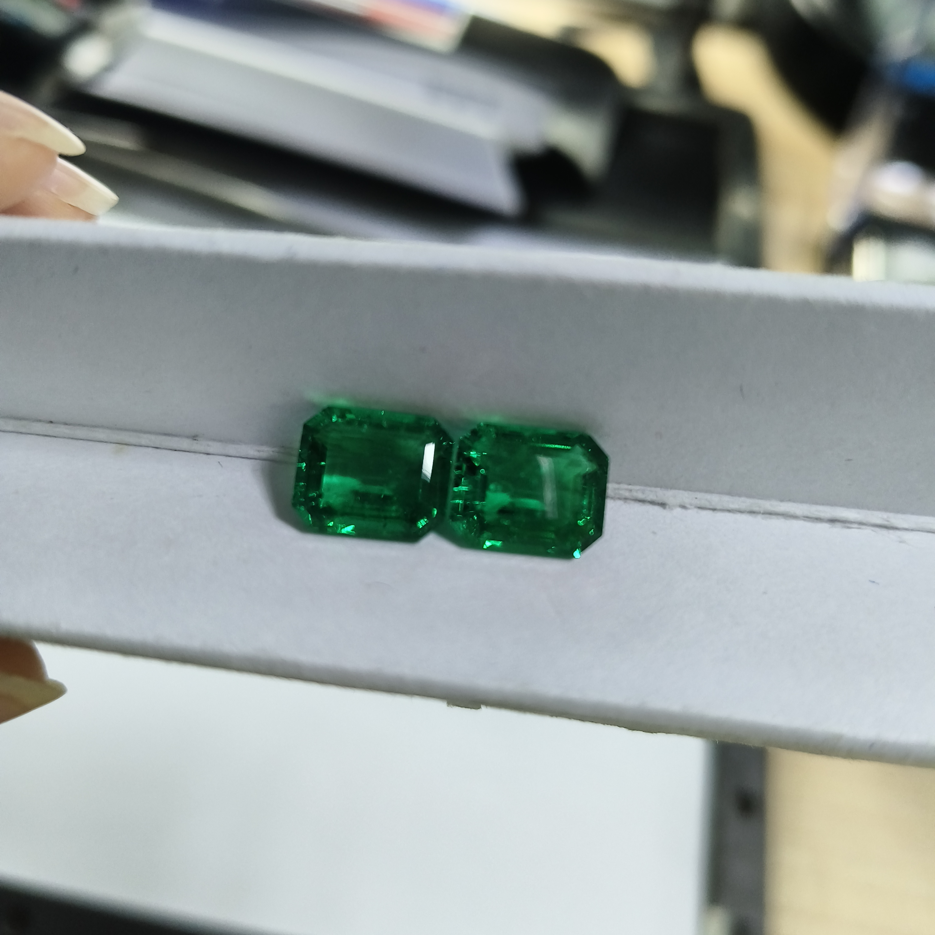 Colombian Emerald 9*11mm Emerald Cut Lab Emerald with Inclusions