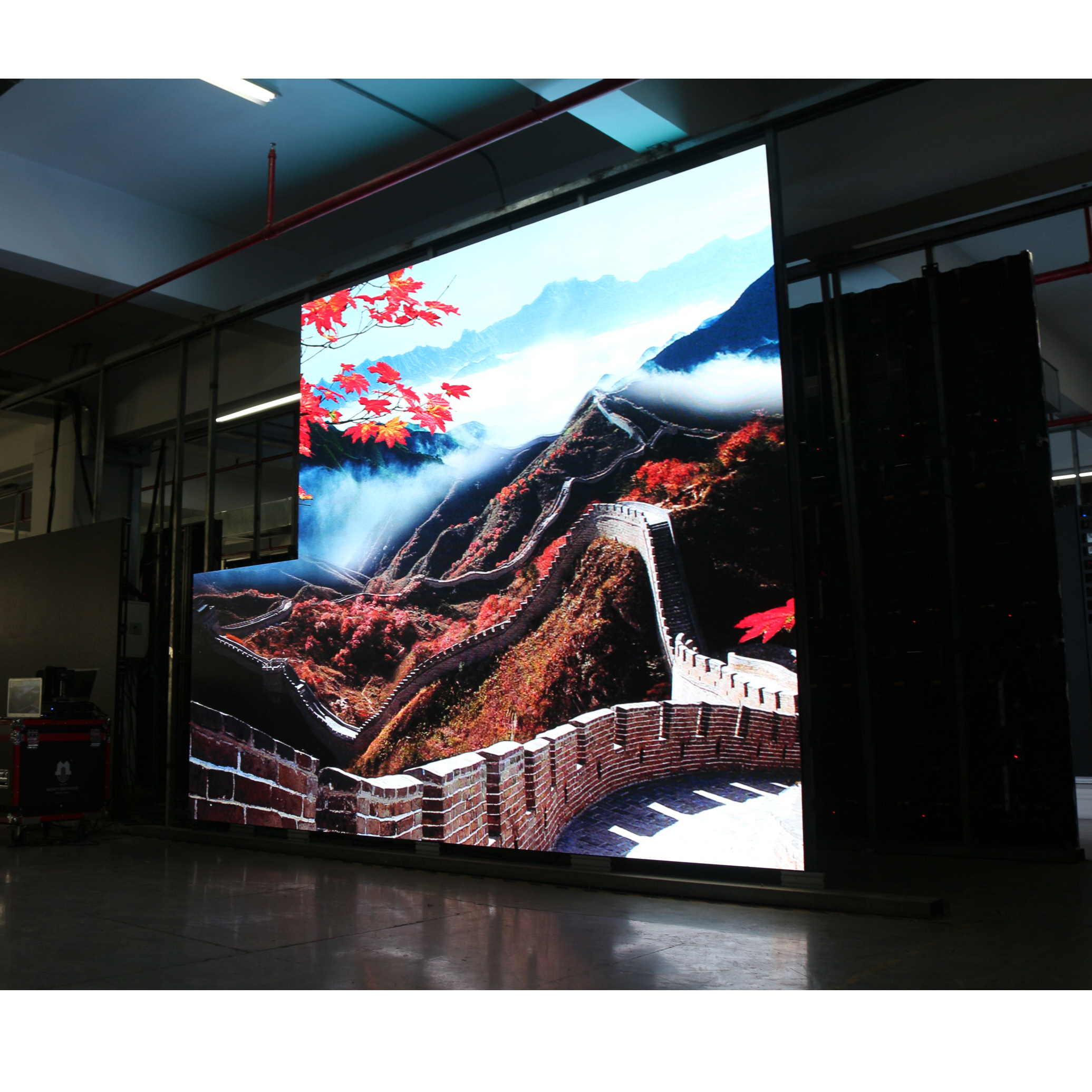 Small Pitch HD Indoor LED Screen P2.5P2.604 Ultra-Thin Flexible Detachable Fixed Installation Digital Signage and Displays