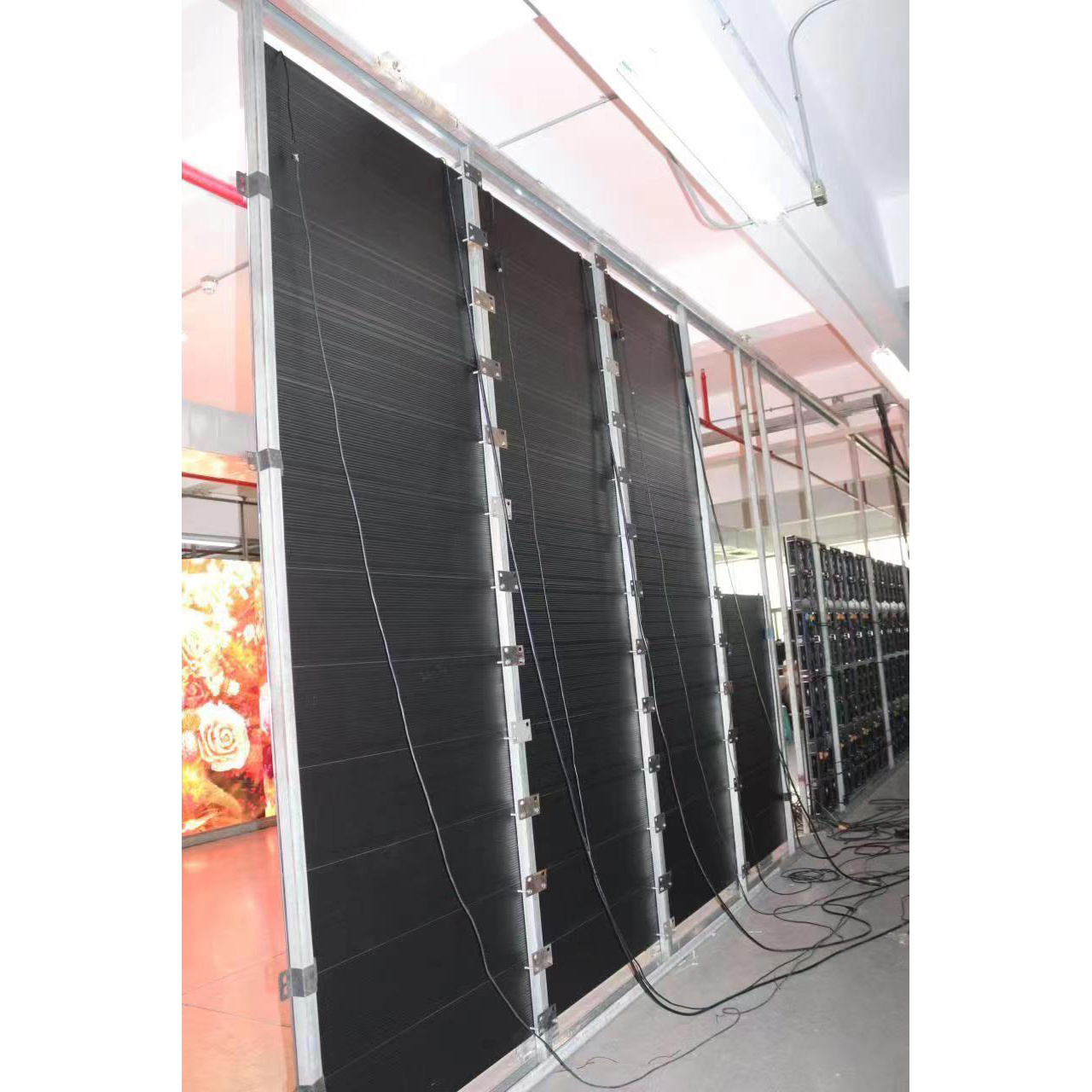 Small Pitch HD Indoor LED Screen P2.5P2.604 Ultra-Thin Flexible Detachable Fixed Installation Digital Signage and Displays