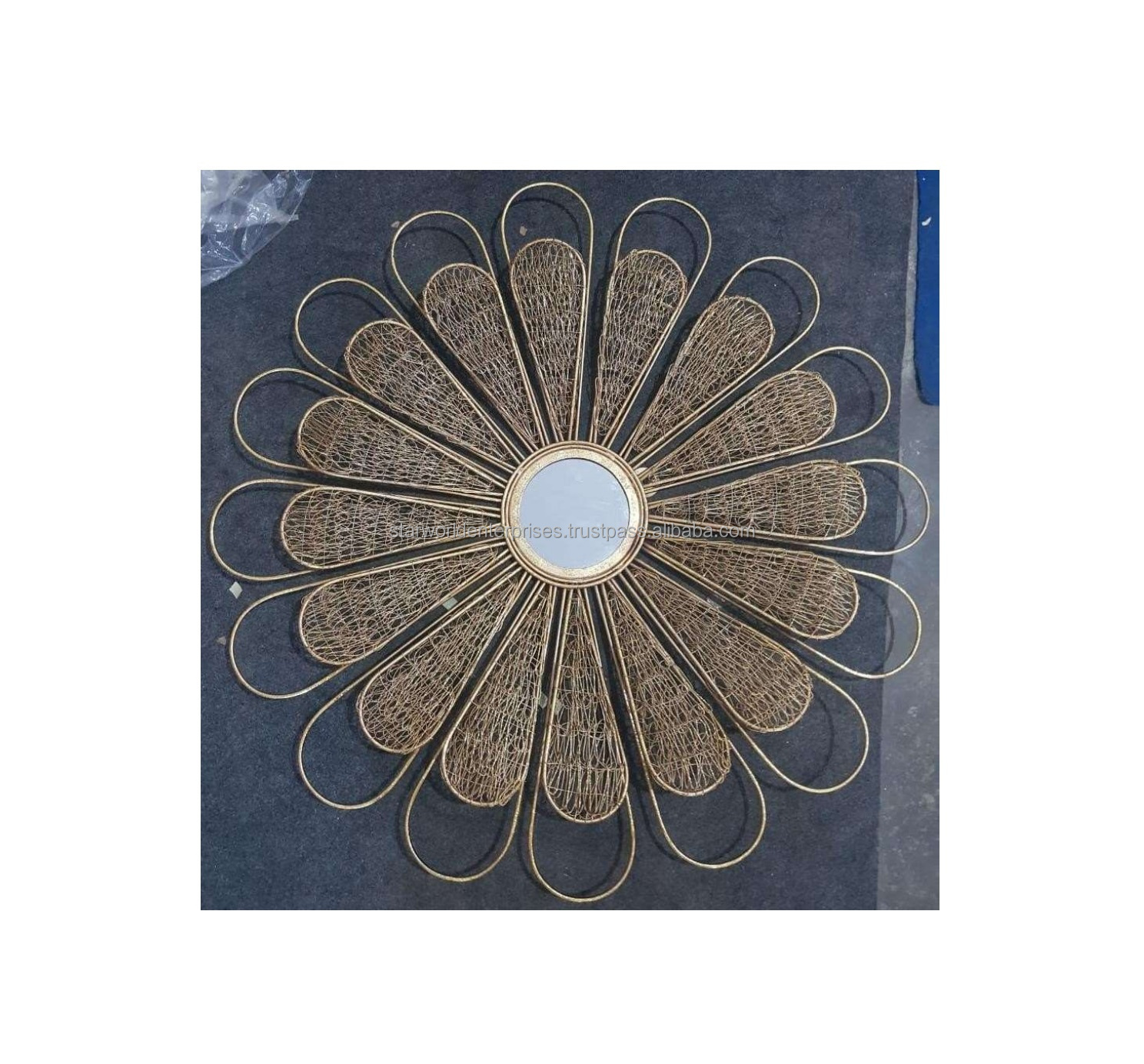 Gold platted iron Quality Metal Crafts Gold Finished Wall Mirror for Bathroom Hotel and Washroom Wall Decoration from India