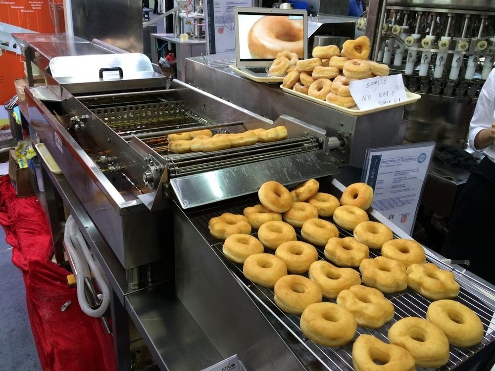 Automatic Electric Gas Commercial Donut Fryer Machine With CE