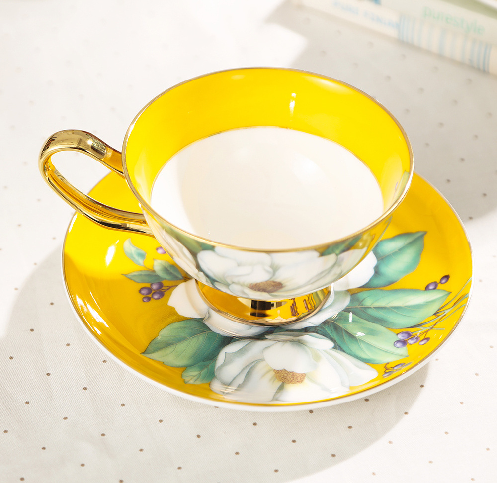 Stechcol Flower Ceramic Luxury Coffee Mug Plate Set Gift Box New Bone china Gold Decorated Caffe Cup and Saucer