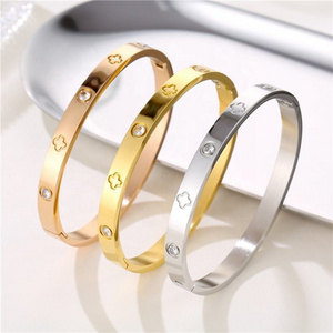 Classic jewelry 18k gold plated stainless steel cuff waterproof clover bangle bracelet for women