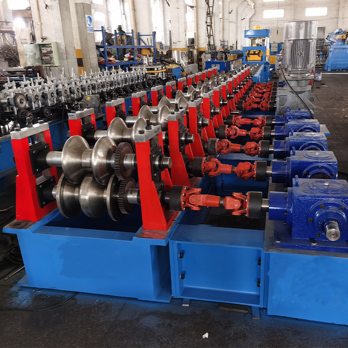 Galvanized Steel highway guardrail roll forming machine Rolling machine High-speed guardrail Cold Roll Forming Machine