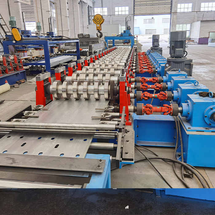 Galvanized Steel highway guardrail roll forming machine Rolling machine High-speed guardrail Cold Roll Forming Machine