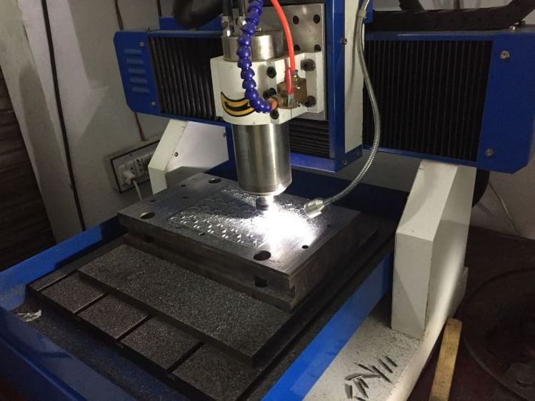 Router cnc 2.2kw spindle Mach3 or DSP controller metal aluminum milling machine 4040 cnc router