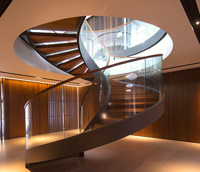 High Quality Prefab Indoor Curved Staircase Oak Wooden Staircase with Glass Railing Design China Staircase Manufacturers