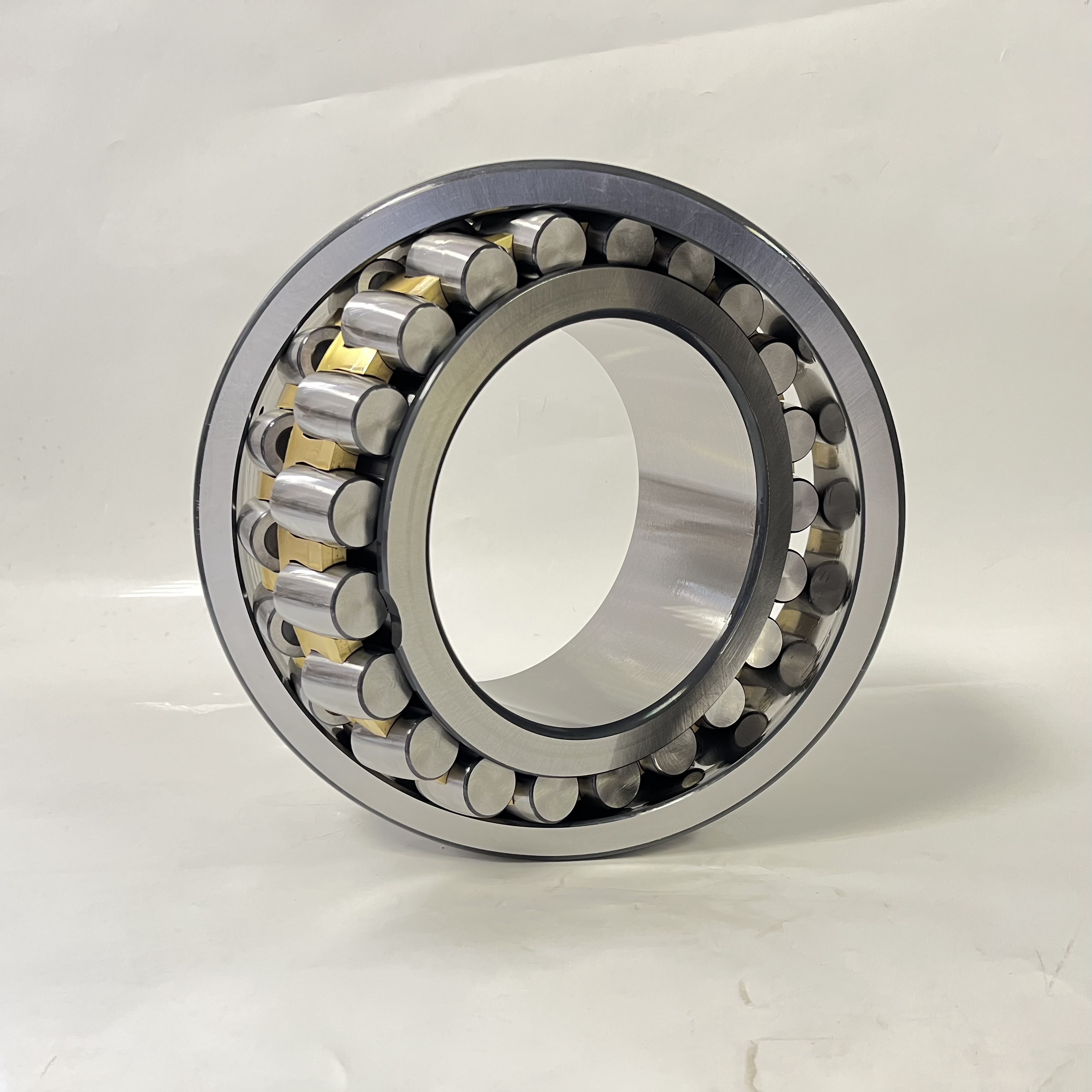 Factory spherical roller bearing 22340 CA CC MB C3/W33 22348 manufacturing crusher machine paper product making machine