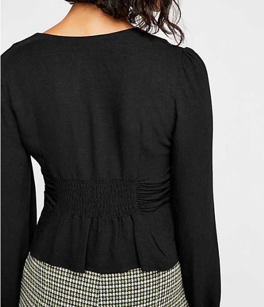 Ruched V-neck front button closures cropped textured women blouse with puff shoulder 2023 2023