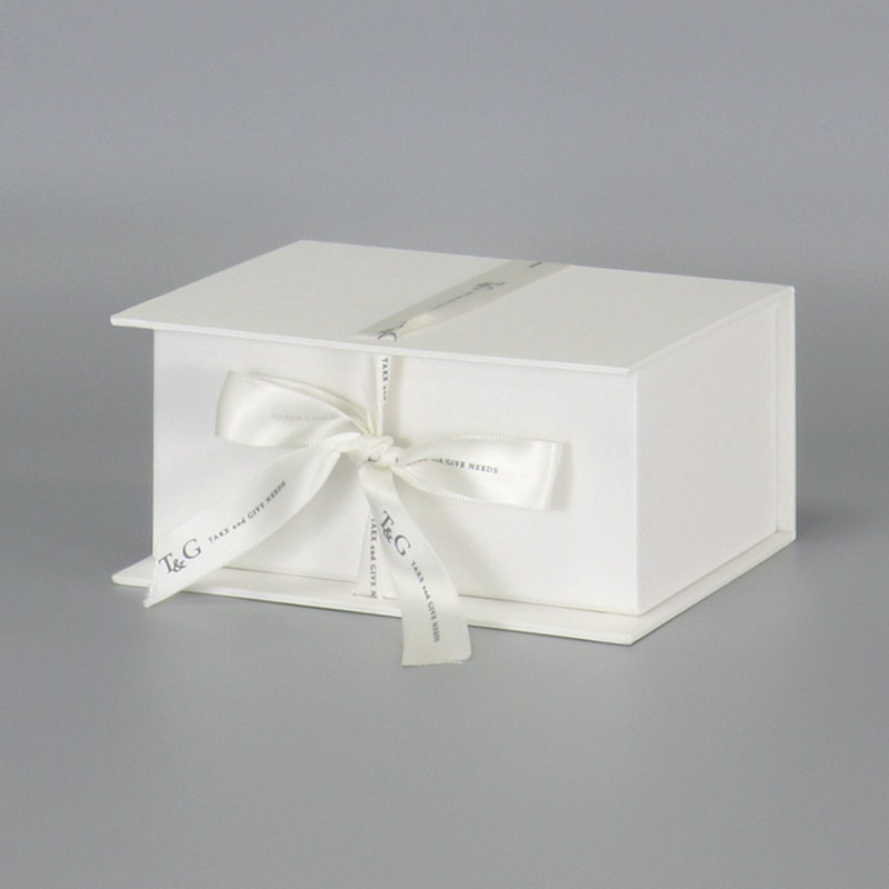 Custom Rigid Hard Paper Box White Flip Cover Gift Boxes For Packaging With Ribbon