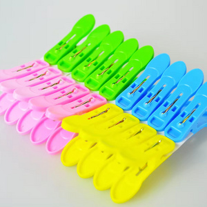 20pcs per set Hot Selling Four Colors Clothes Pegs Big Small Plastic Clothes Pegs design clips Windproof Cloth Pegs For Sale Dry