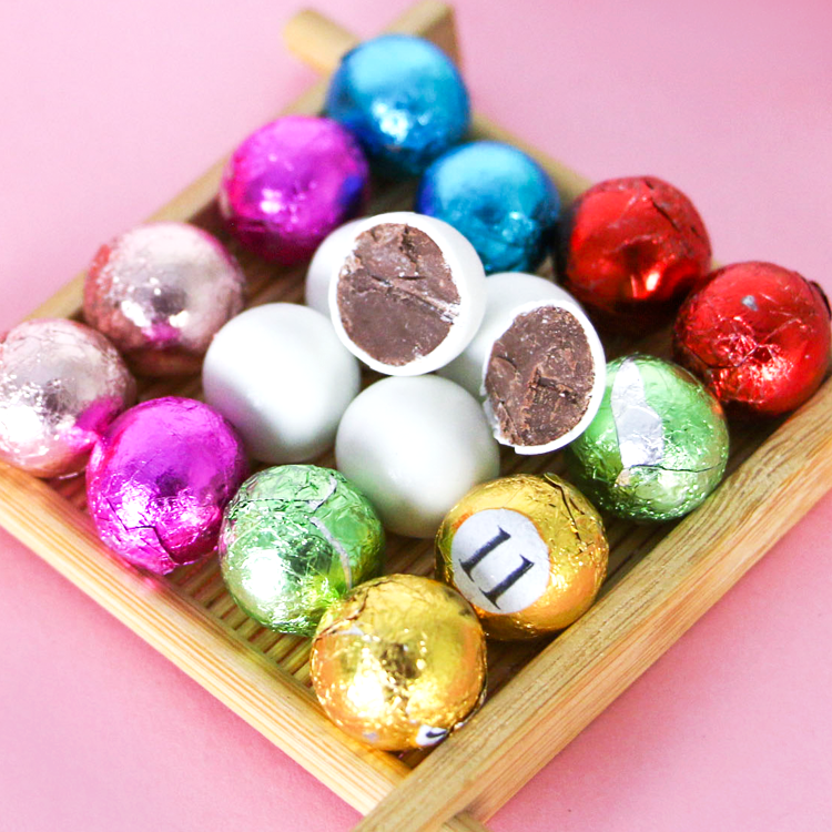 Hot selling bowling ball shape chocolate colorful bulk chocolate children happy childhood memory snacks