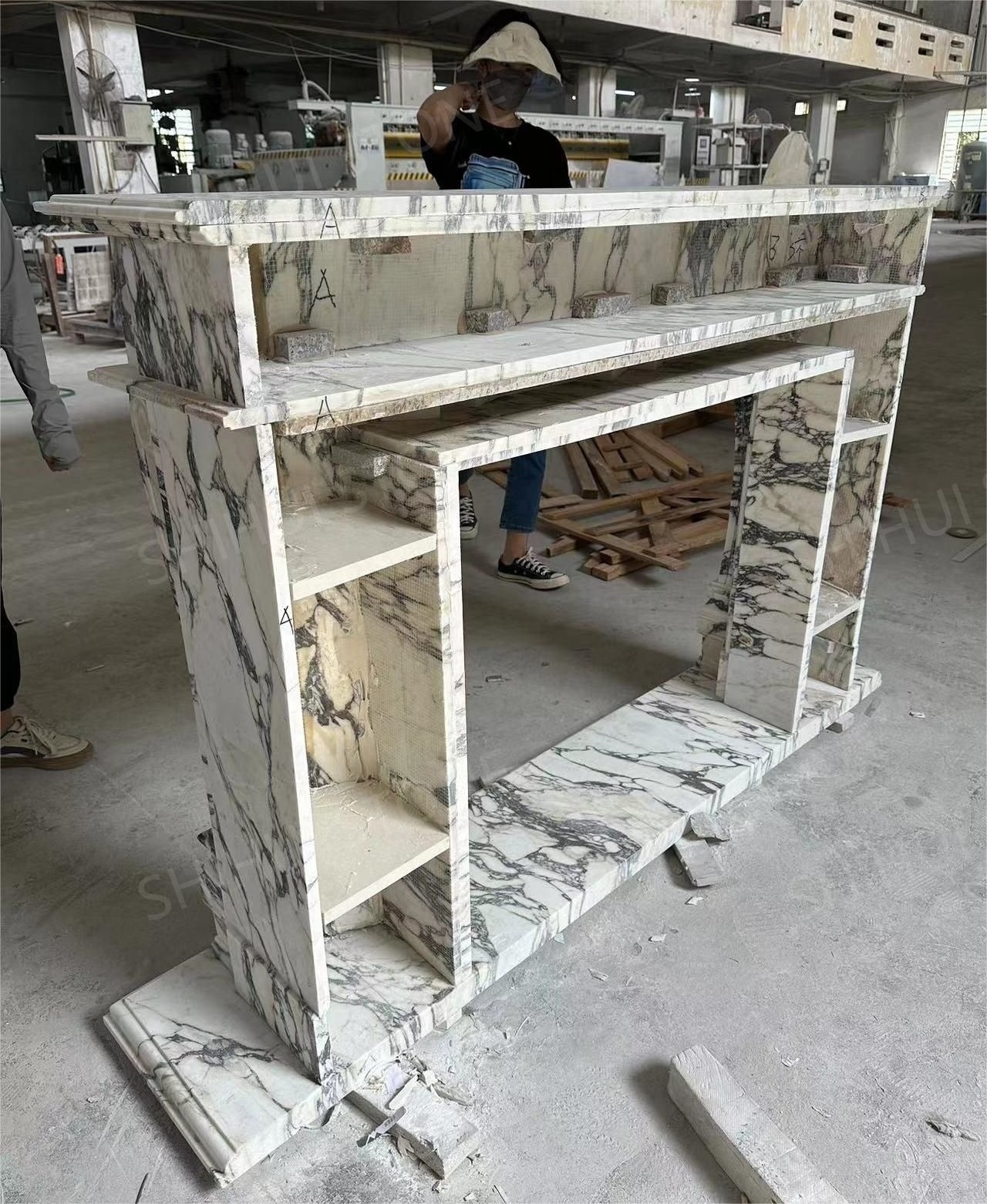 SHIHUI Customized Marble Fireplace Modern Hand Carved Luxury Calacatta Viola Marble Fireplace Mantel Marble Fireplace Surround